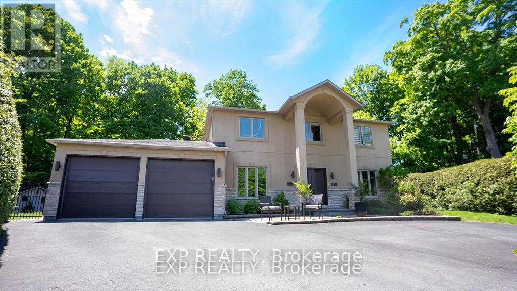 17 CHESSWOOD COURT|Ottawa, Ontario K2E7E3