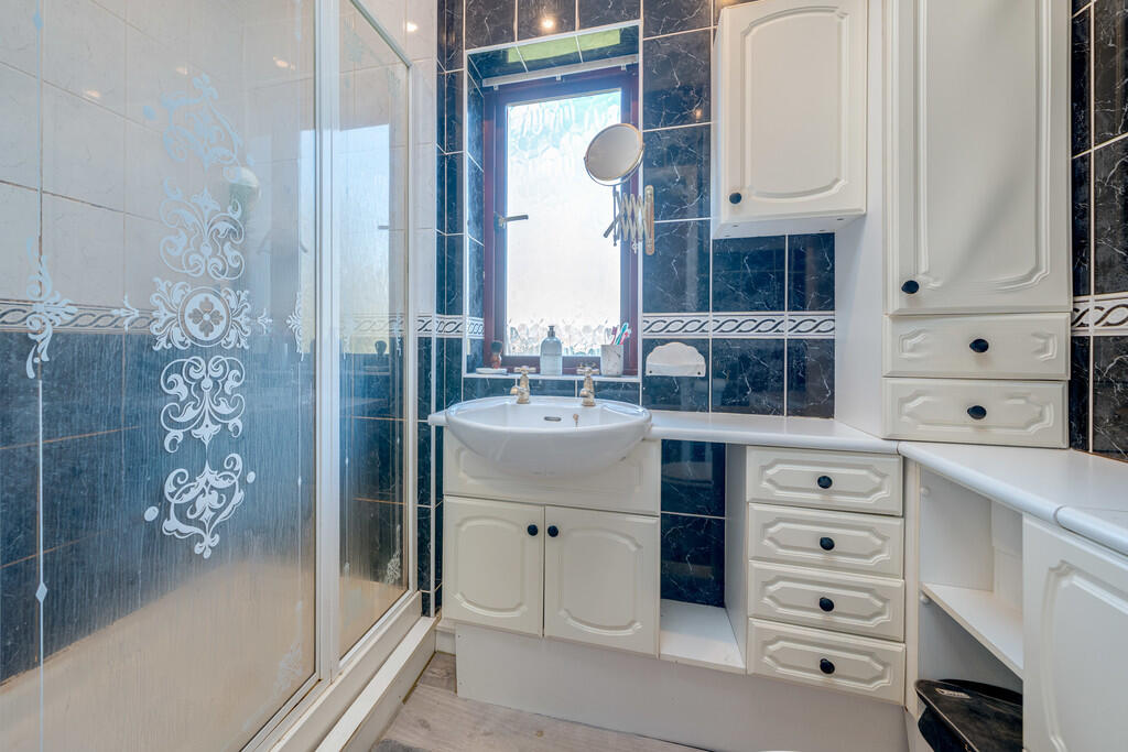 Additional image 14 of Cross Lane, Birkenshaw