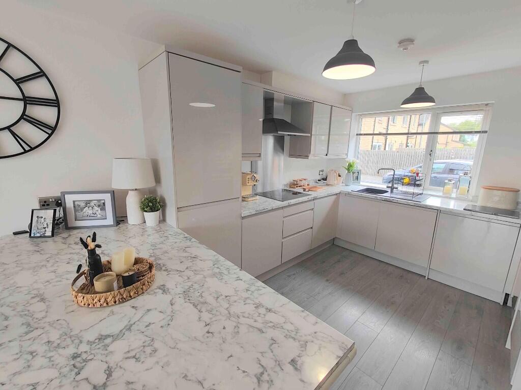 Additional image 10 of 11 Delf Hill Close, Low Moor, BD12 0AJ