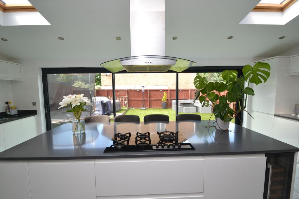 Additional image 12 of Javelin Close, Idle,