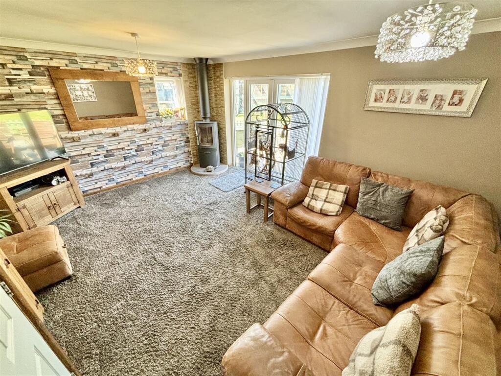 Additional image 26 of Elliot Court, Queensbury, Bradford