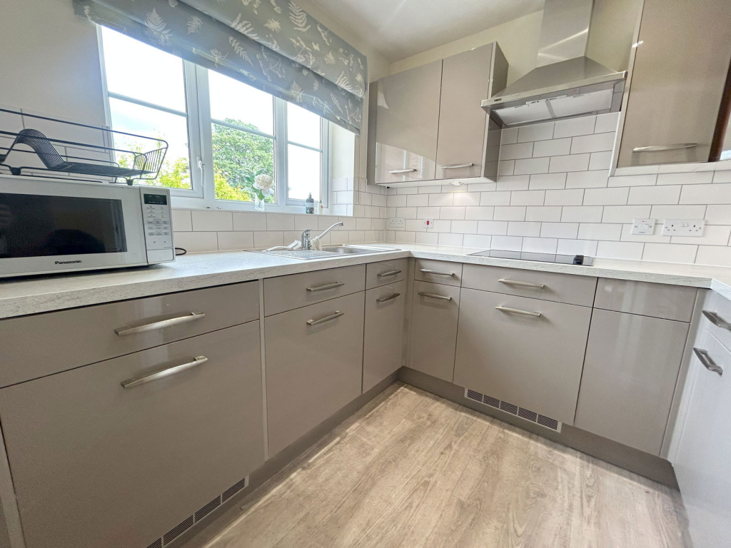 Additional image 3 of Woolmans Lodge, Solihull Road, Shirley