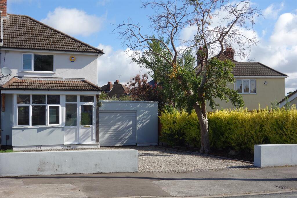 63 Hardwick Road Solihull B92 7NJ