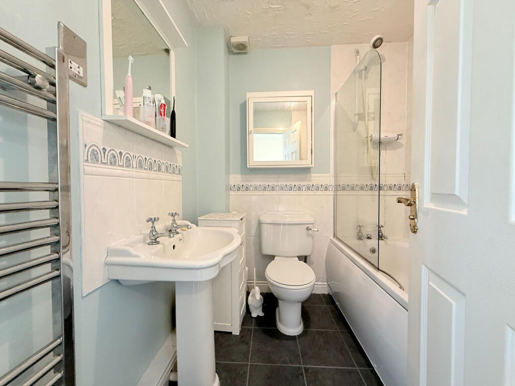 Additional image 12 of Finmere Way, Shirley