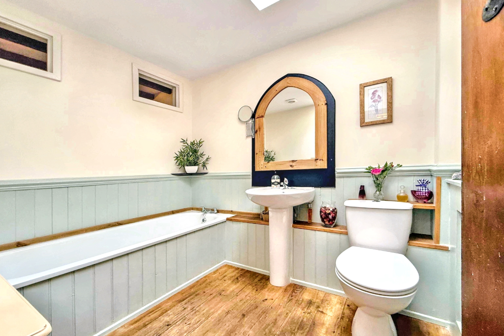 Additional image 13 of Courtyard Cottage, Great House Court, Meare