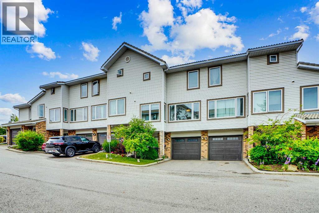 219 Coachway Lane SW|Calgary, Alberta T3H1A4