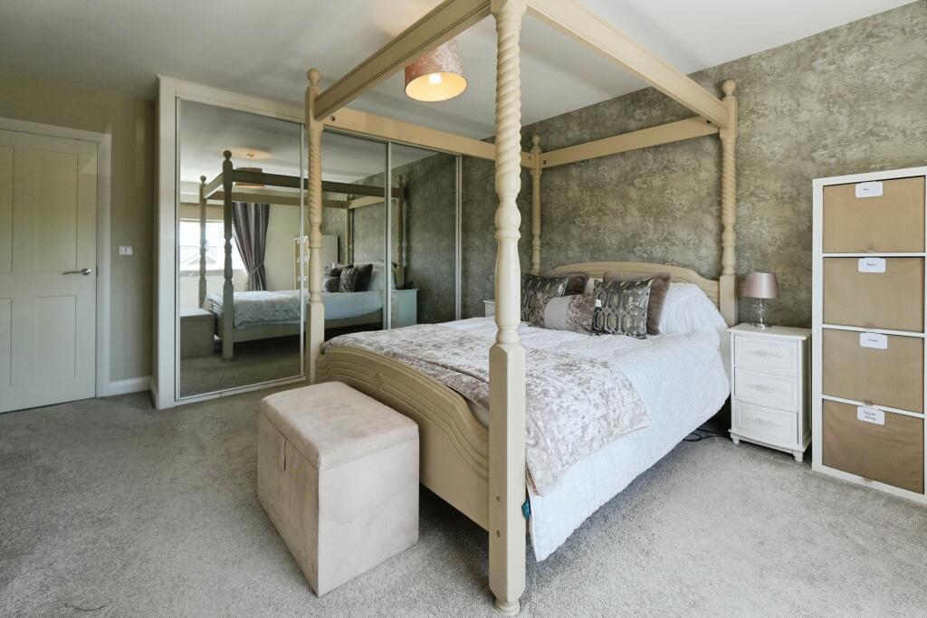 Additional image 16 of Holt Gardens, Studley, B80