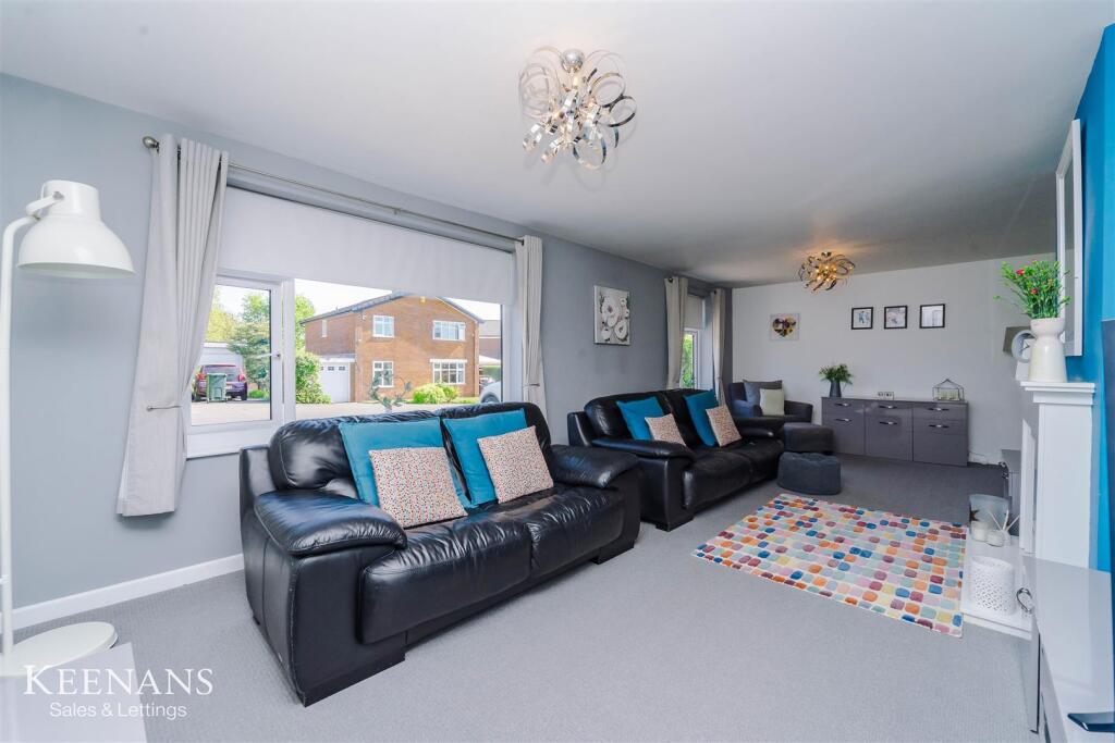 Additional image 17 of Singleton Avenue, Read