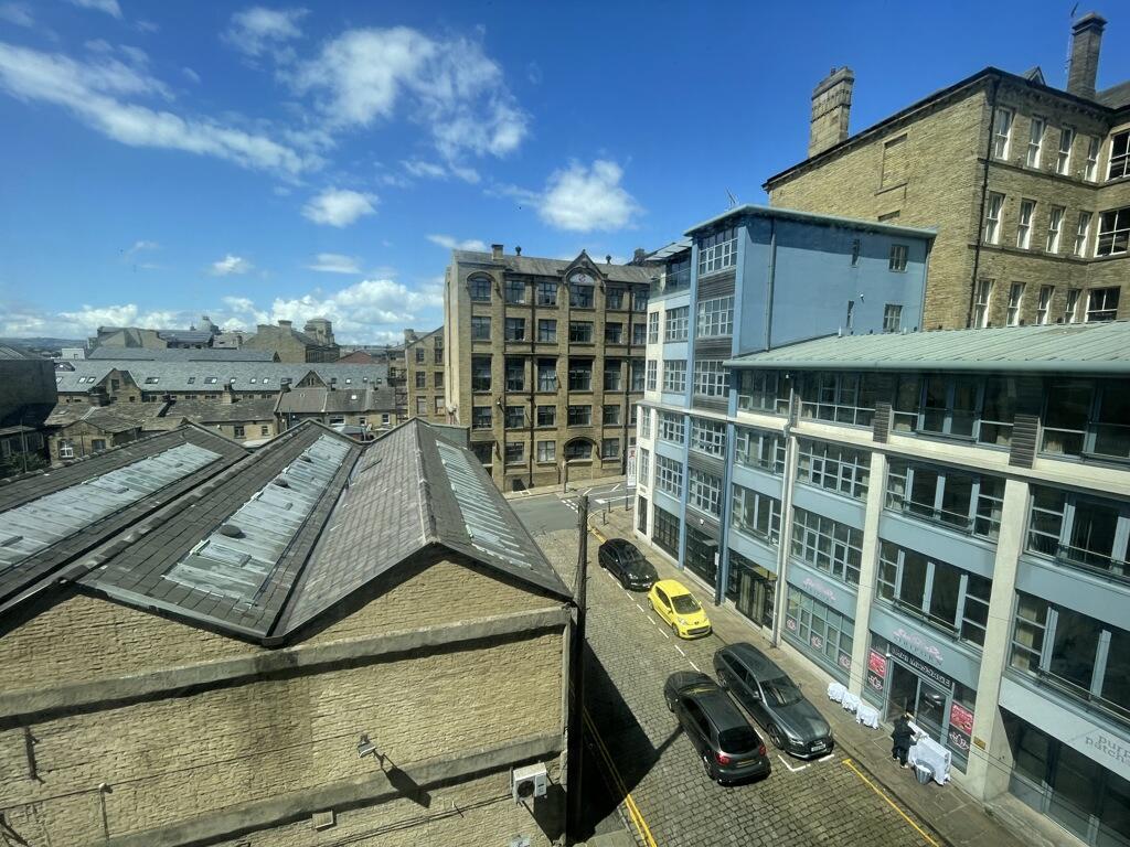 Additional image 10 of 140 The Gatehaus, Leeds Road, Bradford, West Yorkshire, BD1 5BQ