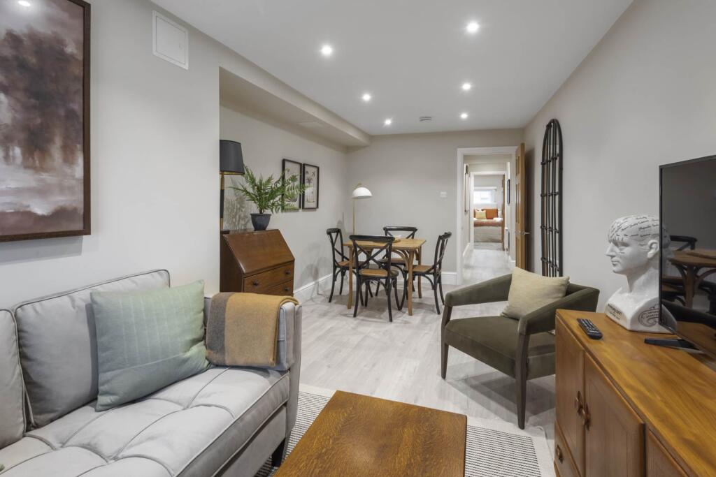 Additional image 11 of Flat 3, 12 Union Passage, Bath