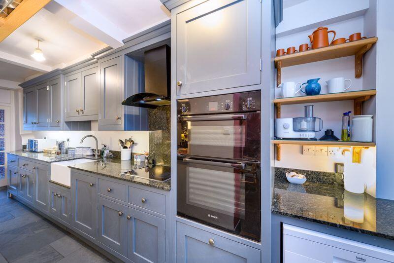 Additional image 27 of Holt