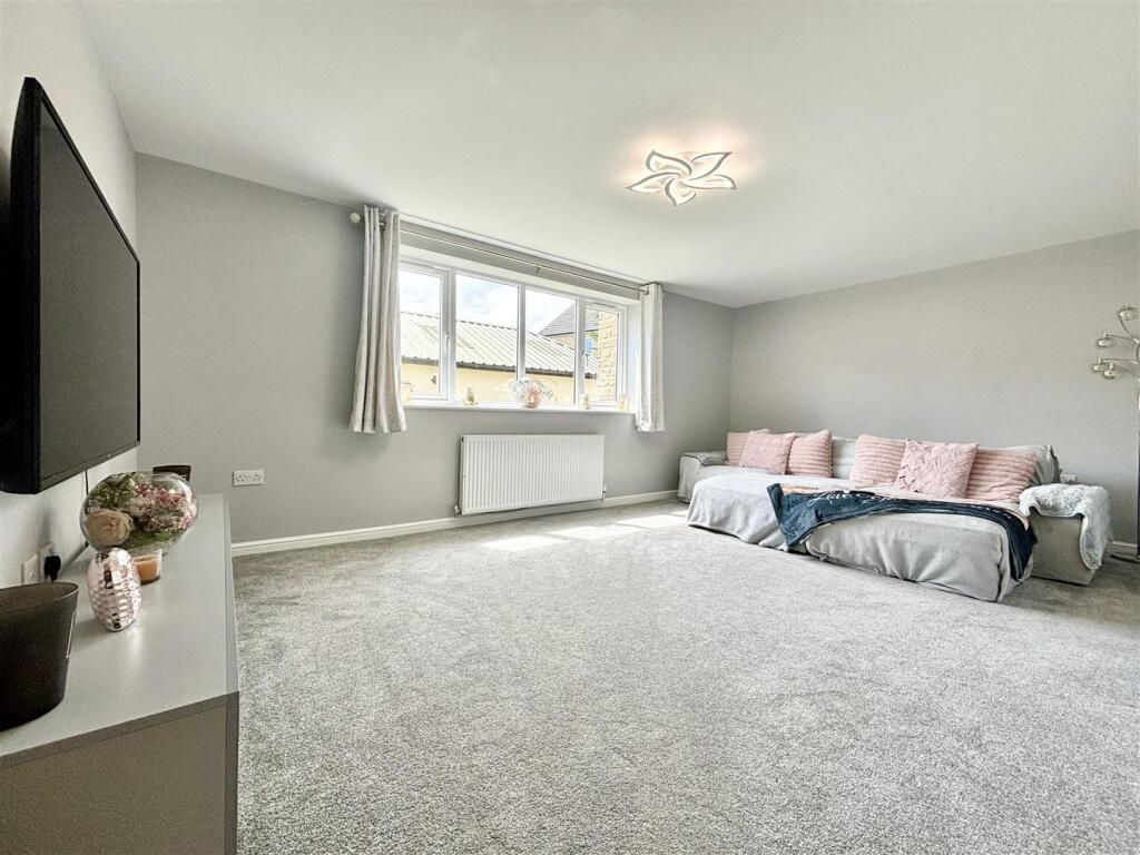 Additional image 11 of Park Lane, Queensbury, BD13 1QH