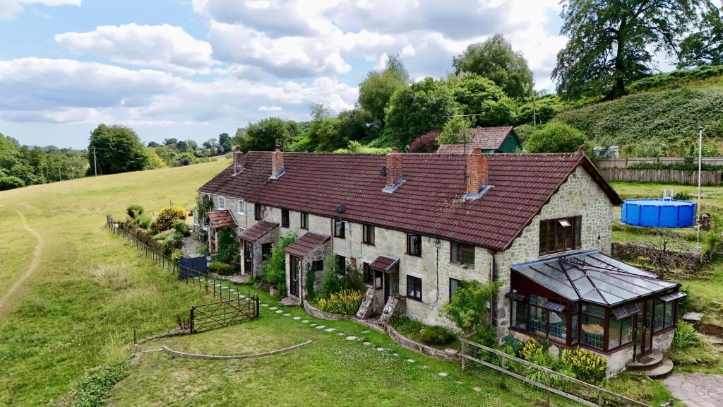 Property image for Castle Orchard, Pen Selwood, Wincanton