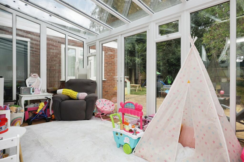 Additional image 12 of Meadow Road, ALCESTER