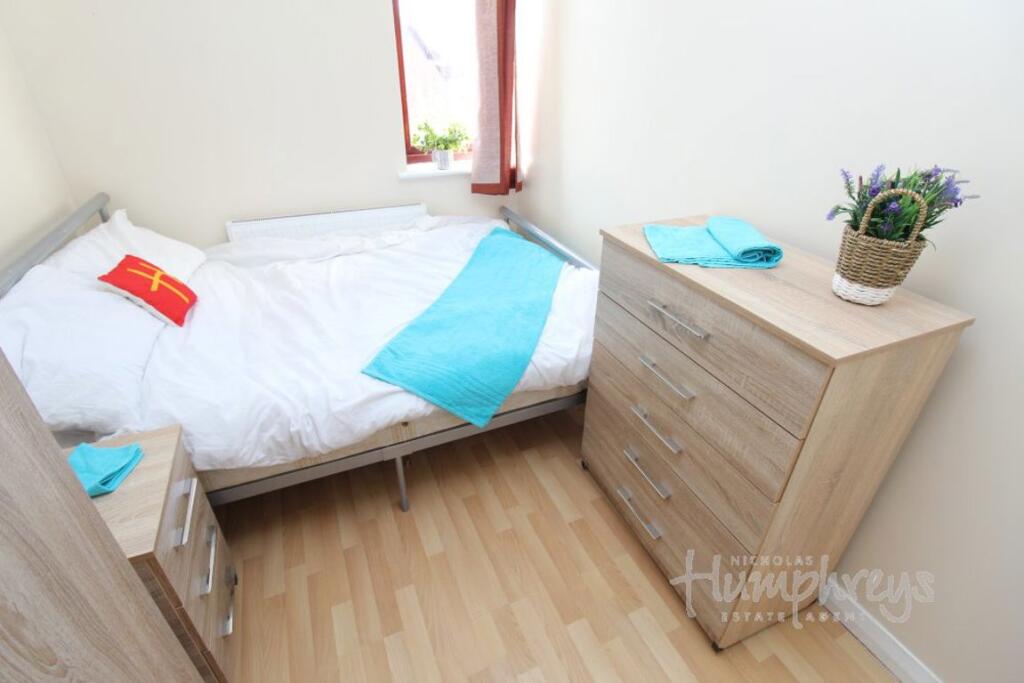 Additional image 6 of Bodmin Grove, B7 - 8-8 Viewings