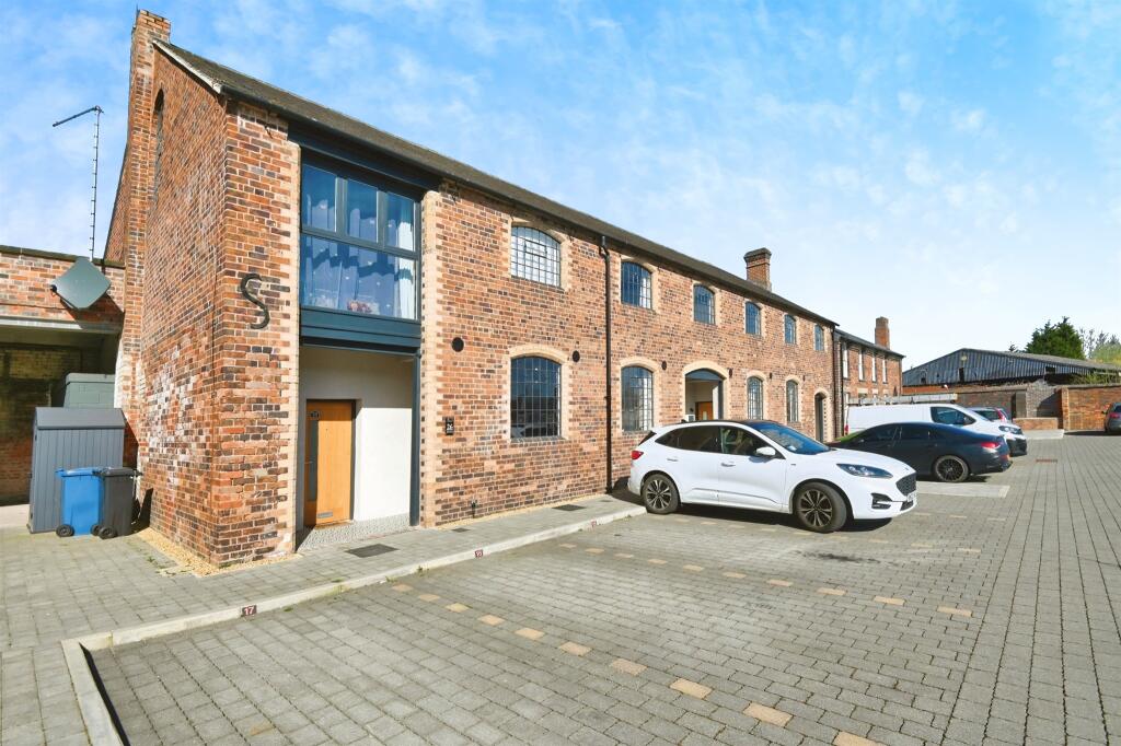 Tolson Court, Fazeley, Tamworth