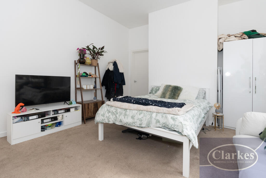 Additional image 2 of Ground Floor Flat Portchester Road SHORT WALK TO STATION