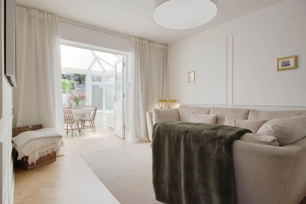 Additional image 16 of Close Talbot Woods,  Bournemouth *Garden Apartment*