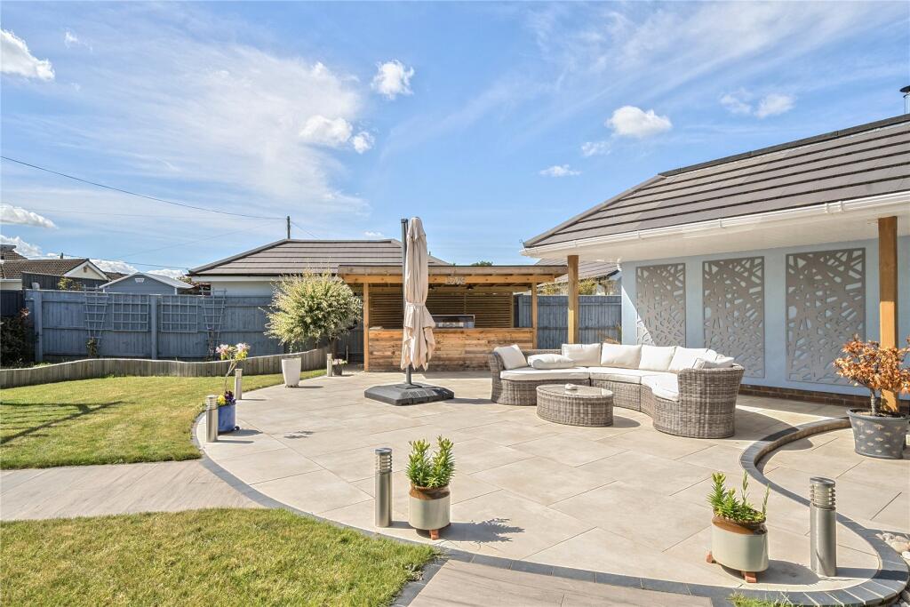 Additional image 19 of Albany Close, Barton on Sea, New Milton, Hampshire, BH25