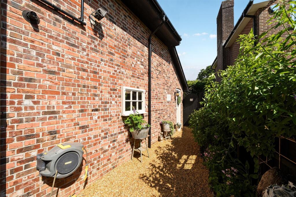 Additional image 27 of Barn Road, Broadstone, Dorset