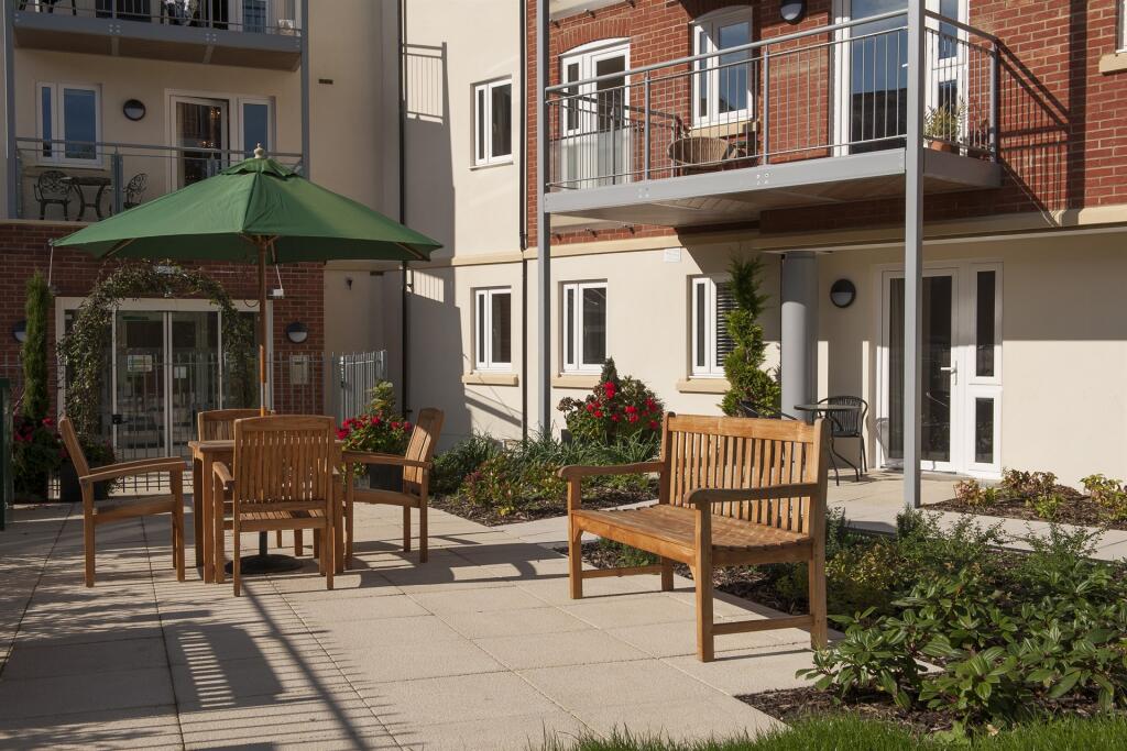 Additional image 2 of Broadstone