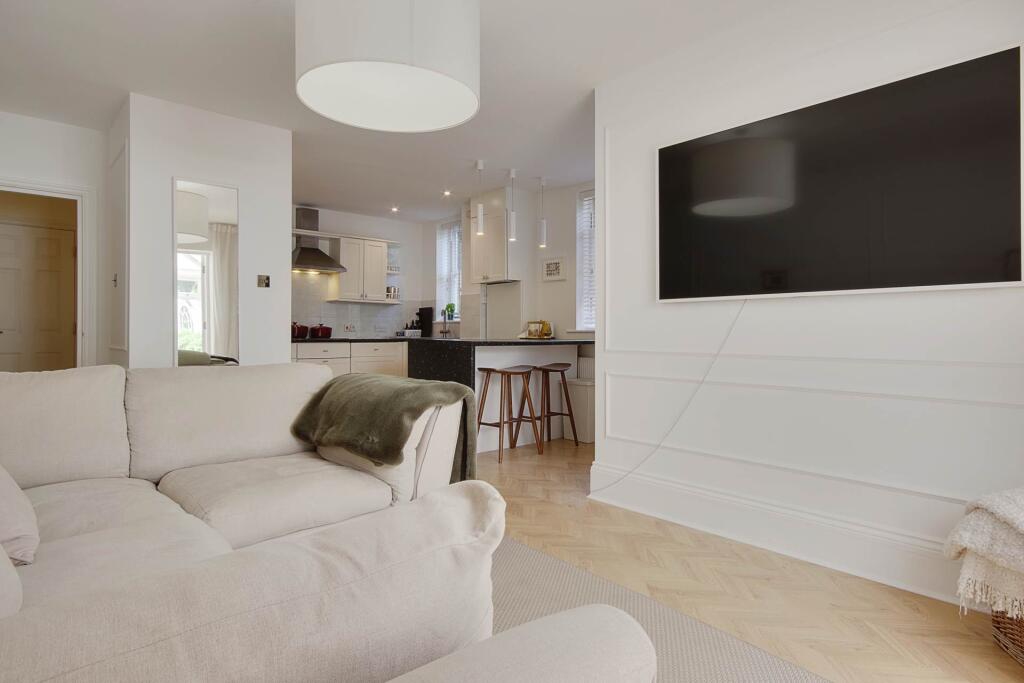 Additional image 18 of Close Talbot Woods,  Bournemouth *Garden Apartment*