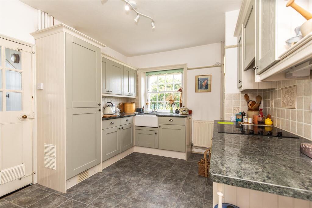 Additional image 10 of Manor Way, Eastbourne, BN20 9BN