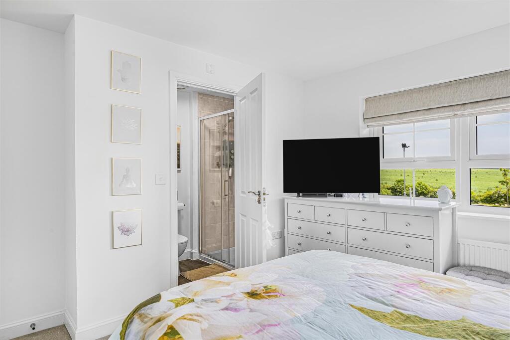 Additional image 37 of Linnet Crescent, Peacehaven