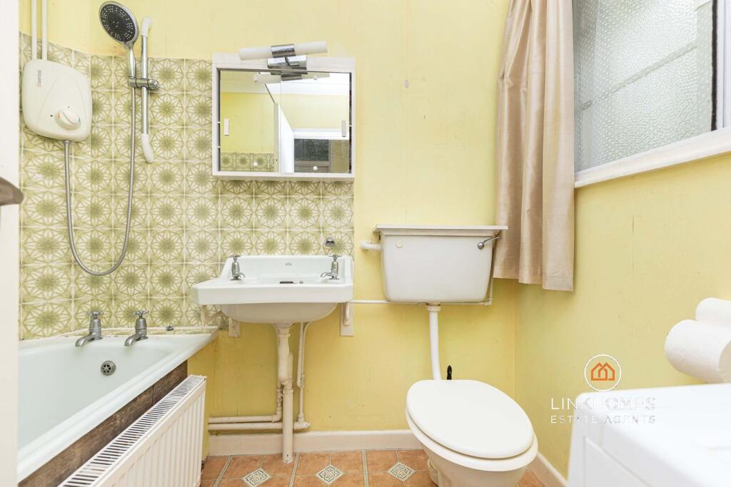 Additional image 6 of Pergin Crescent, Poole, BH17