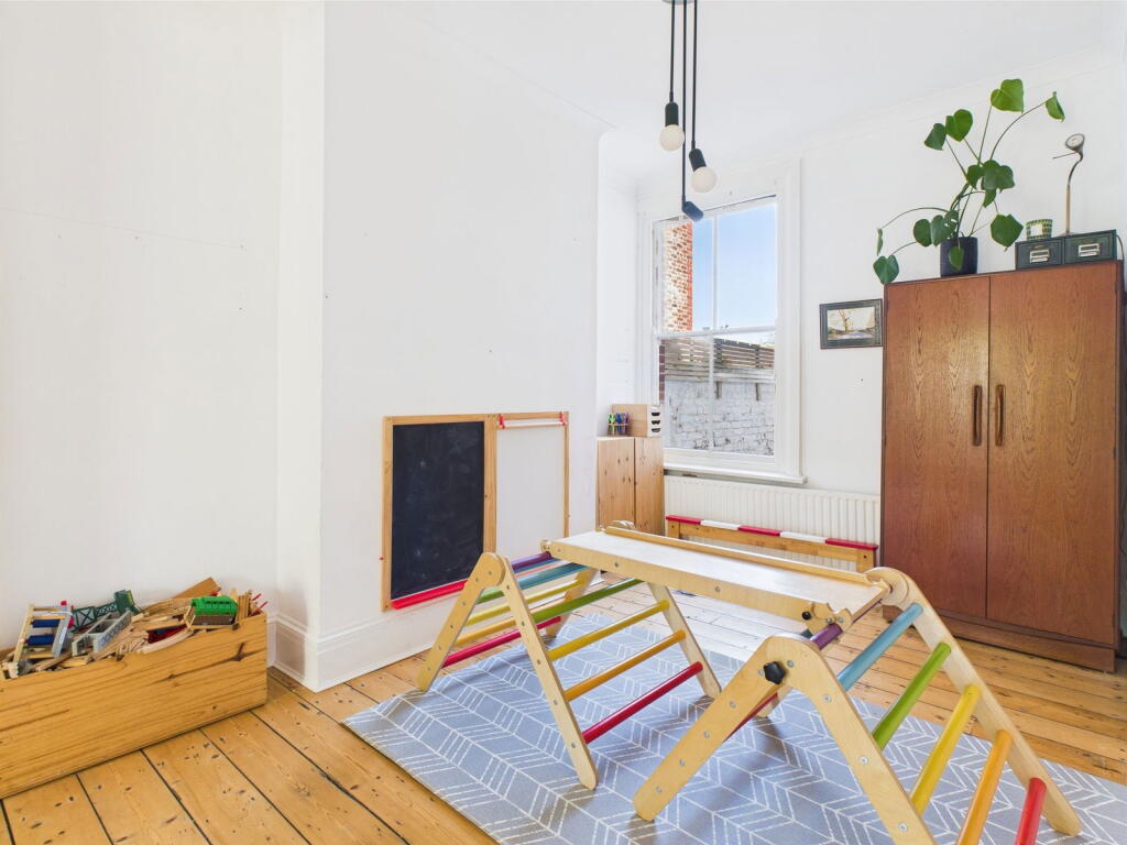 Additional image 8 of Warwick Gardens, Worthing, BN11 1PF