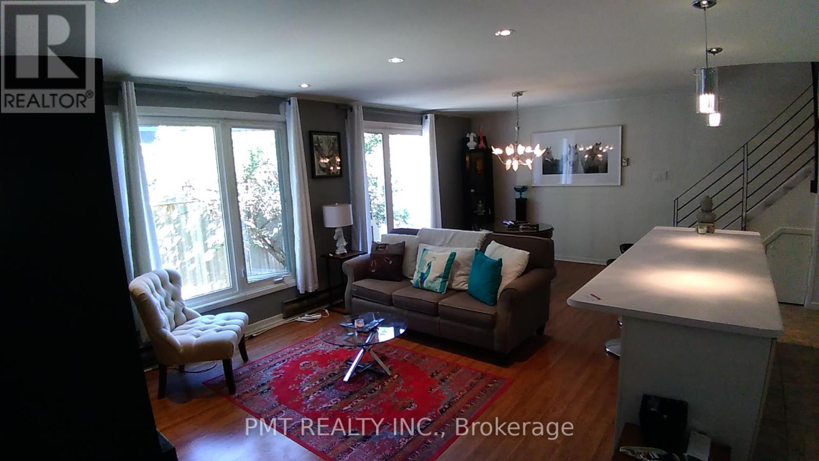 4 - 2064 QUEEN STREET E|Toronto (The Beaches), Ontario M4E1C9