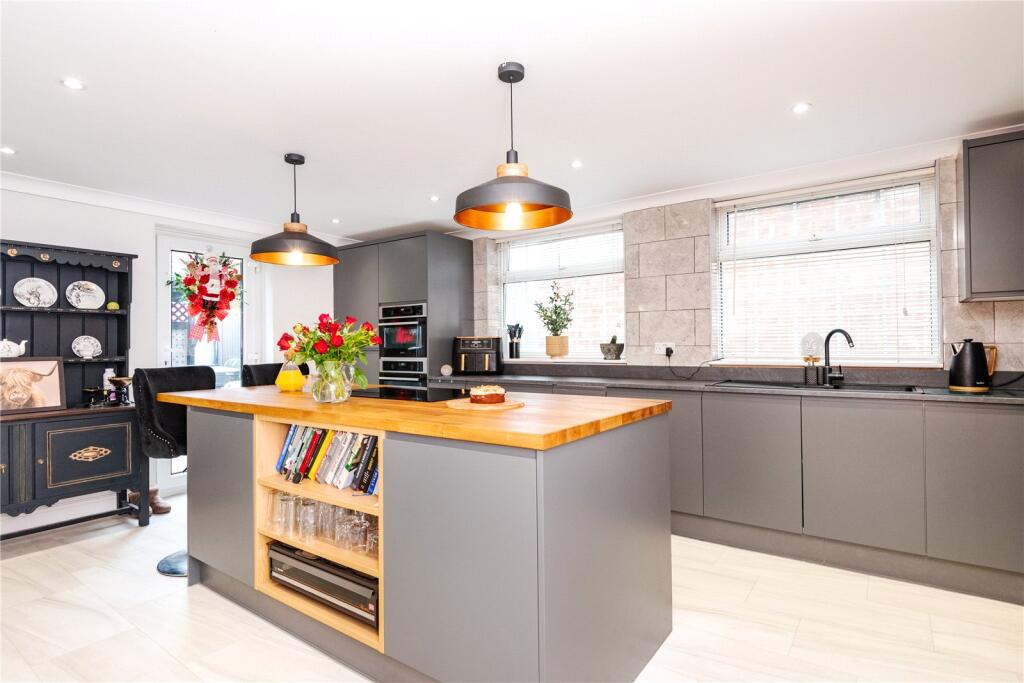 Additional image 8 of Glebeside Avenue, Tarring, Worthing, West Sussex, BN14