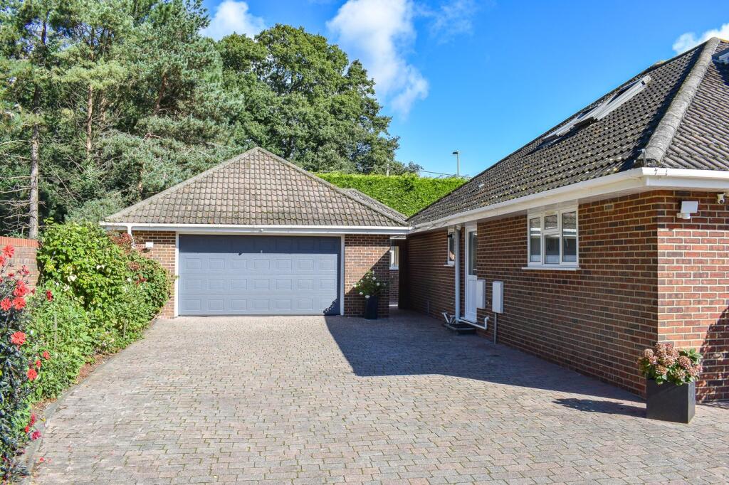 Additional image 39 of Glen Close, Barton on Sea, New Milton, BH25