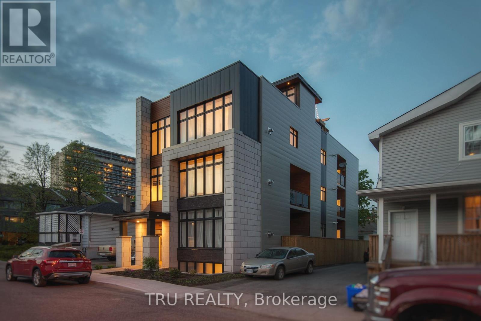 A - 59 DOUGLAS AVENUE N|Ottawa, Ontario K1M1G3