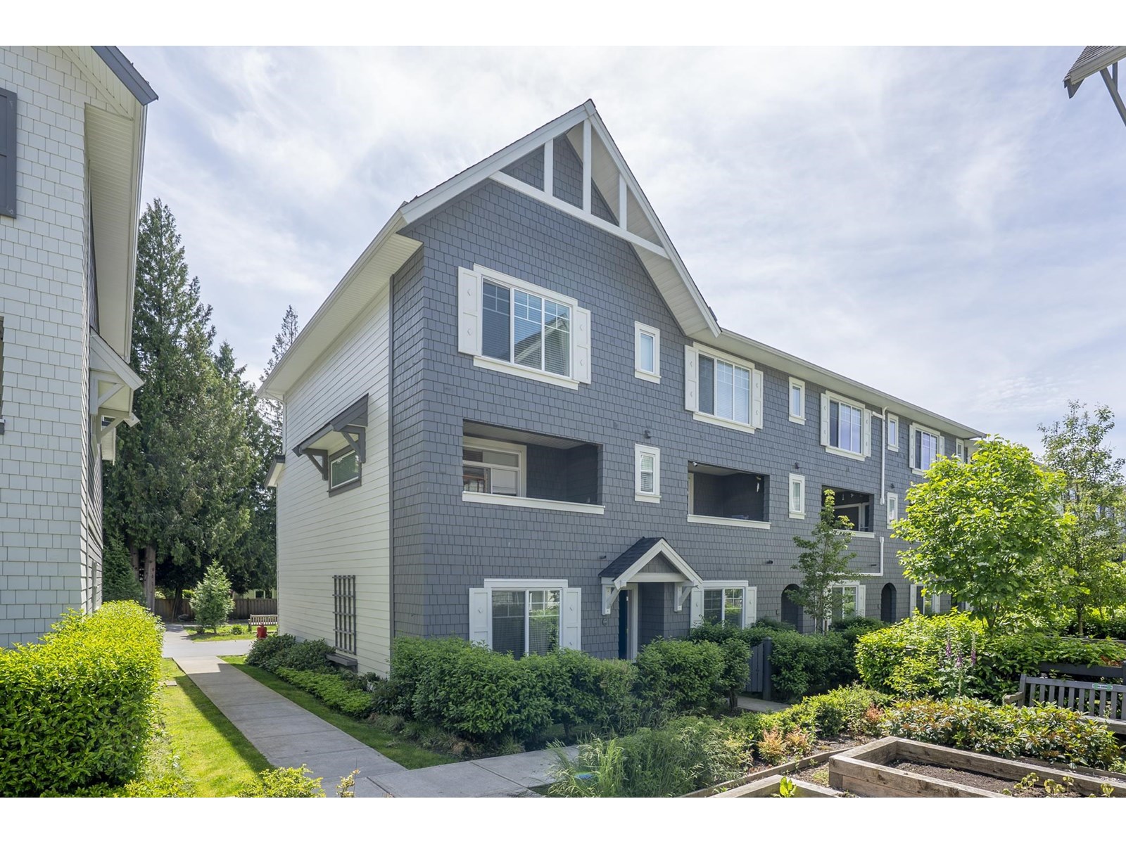 104 15850 85 AVENUE|Surrey, British Columbia V6N6W2