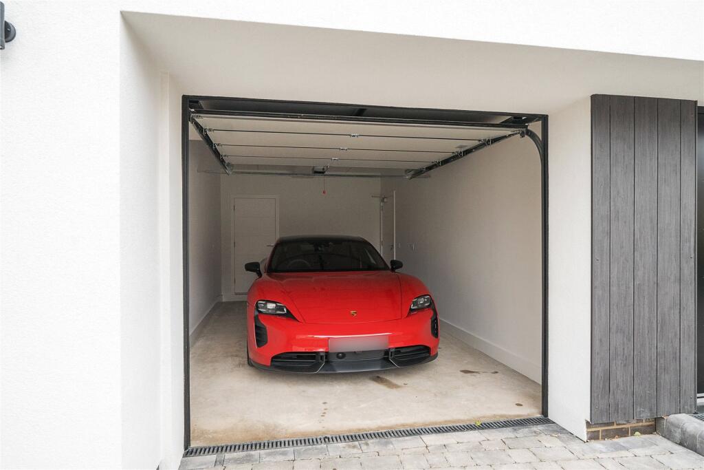 Additional image 32 of First Marine Avenue, Barton on Sea, New Milton, Hampshire, BH25