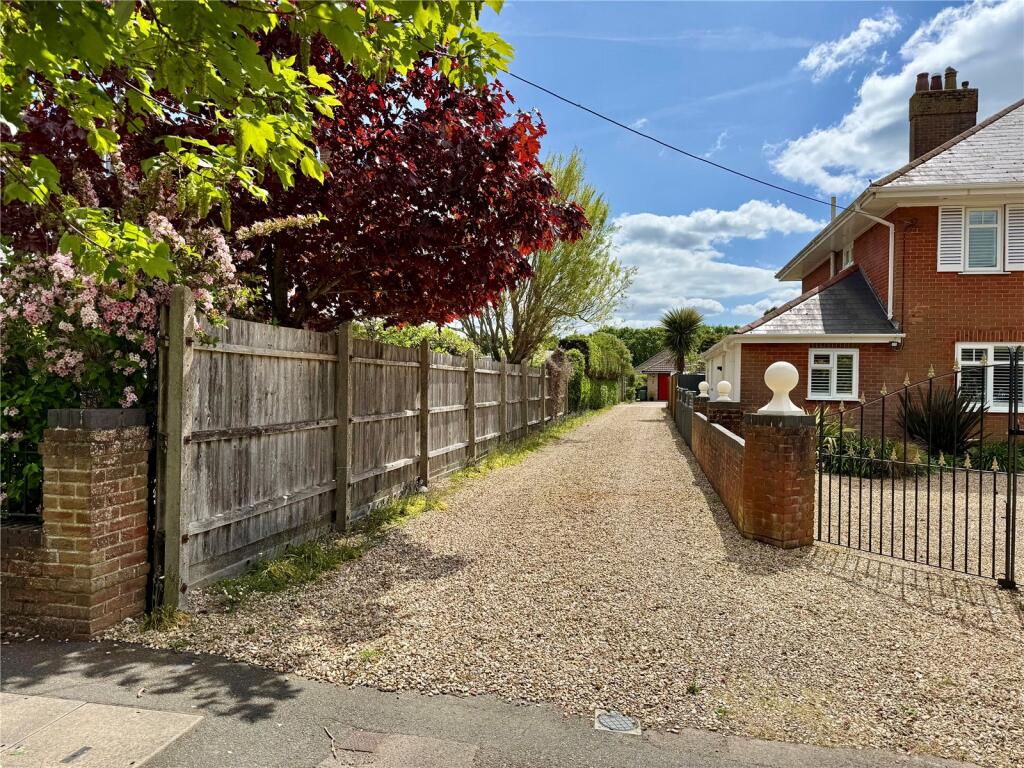 Additional image 11 of Barton Court Road, Barton On Sea, Hampshire, BH25