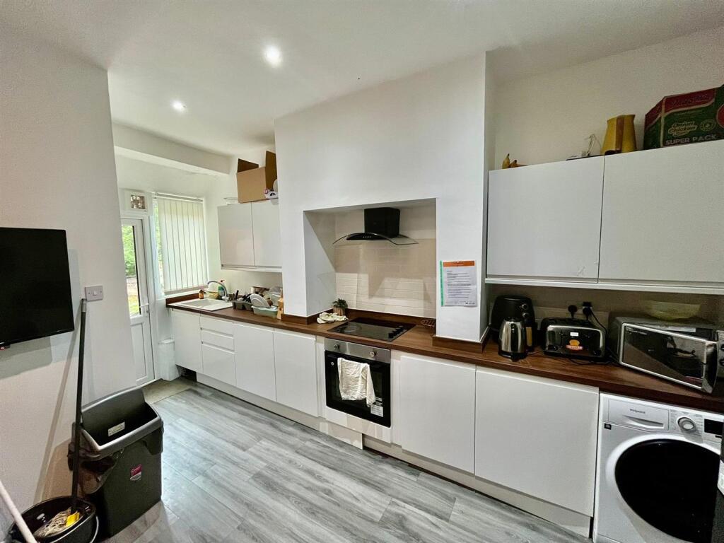 Additional image 15 of 5 Bed House share Hall Lane, Farnworth