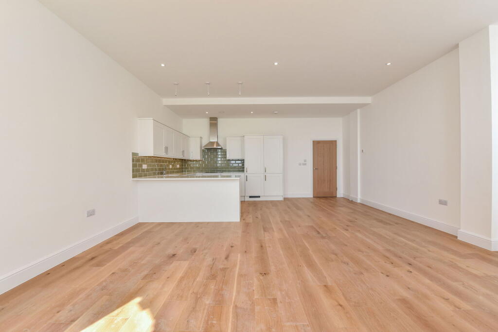 Additional image 5 of 117 Marine Parade, Worthing, West Sussex, BN11 3QQ