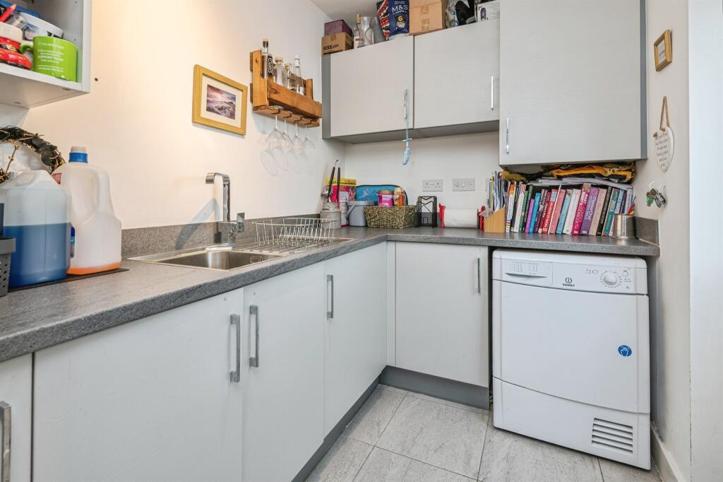 Additional image 7 of Moorside Court, Cleckheaton