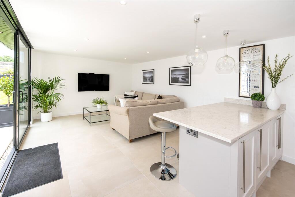 Additional image 27 of Springfield Avenue, Christchurch, Dorset, BH23