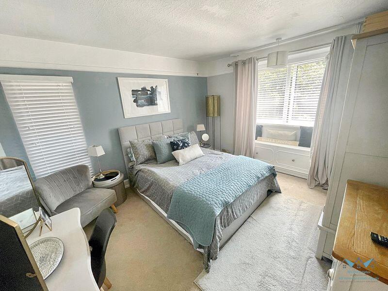 Additional image 9 of Queensbury mansions, Bournemouth - Top-Floor Coastal Apartment with Sea Views in Prime Bournemouth Location