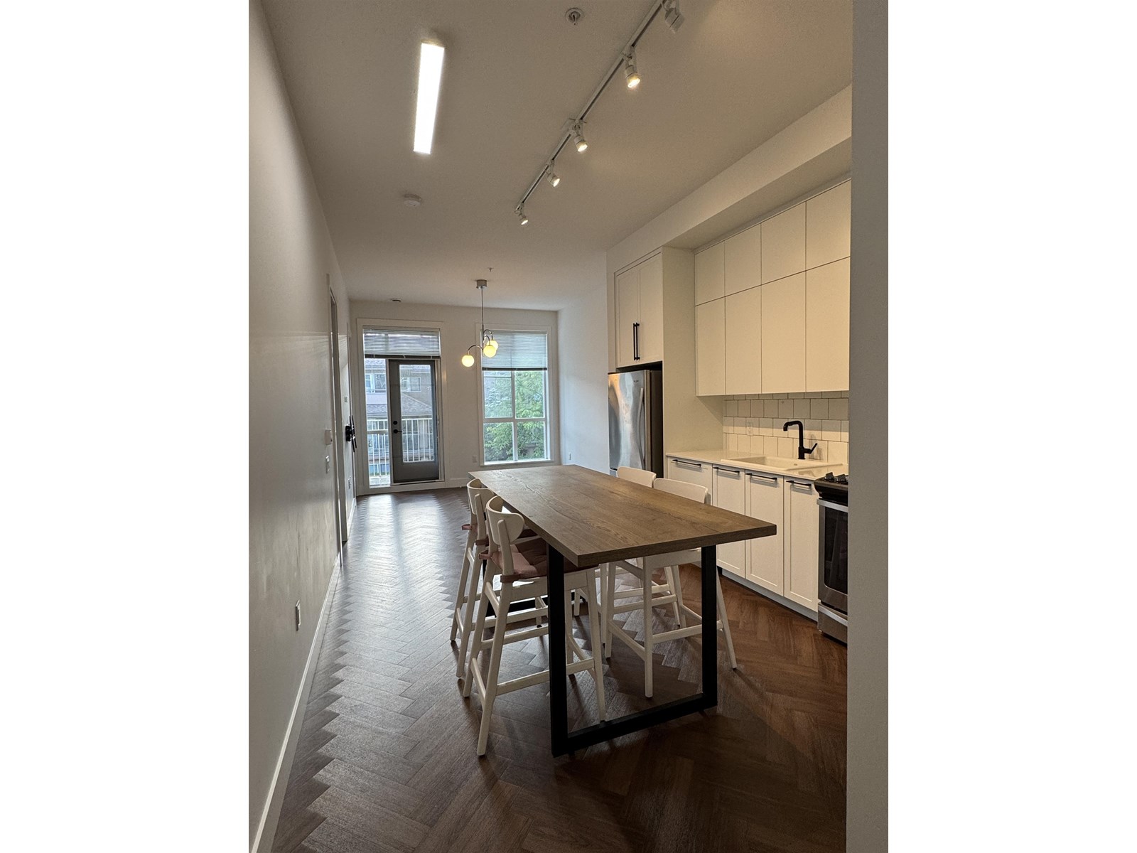 309 14968 101A AVE.|Surrey, British Columbia V3R0T1