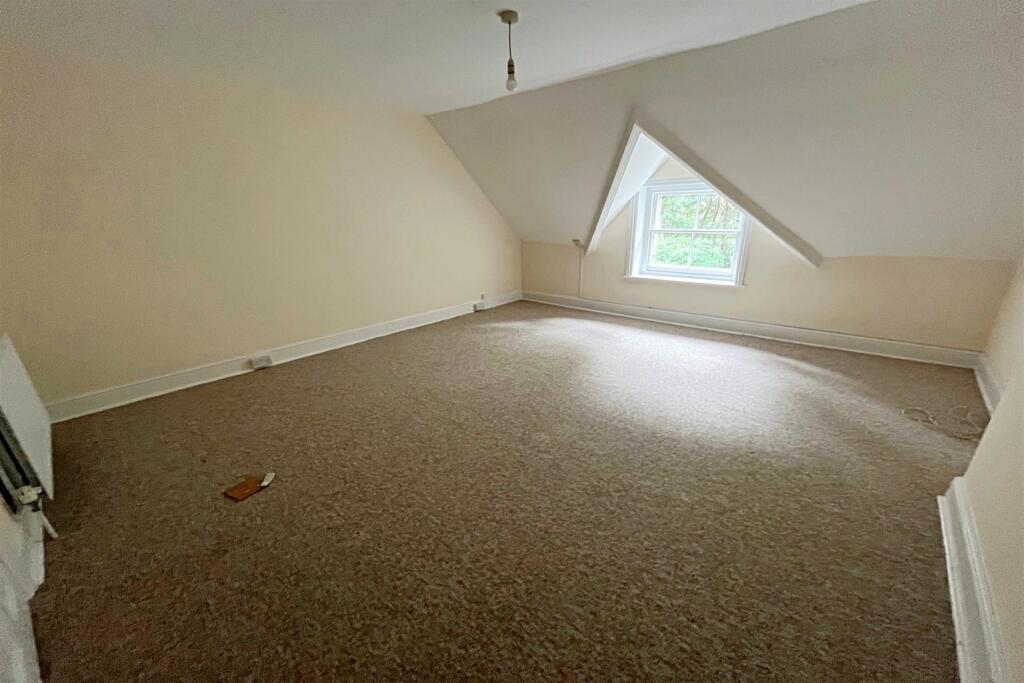 Additional image 3 of Dean Park