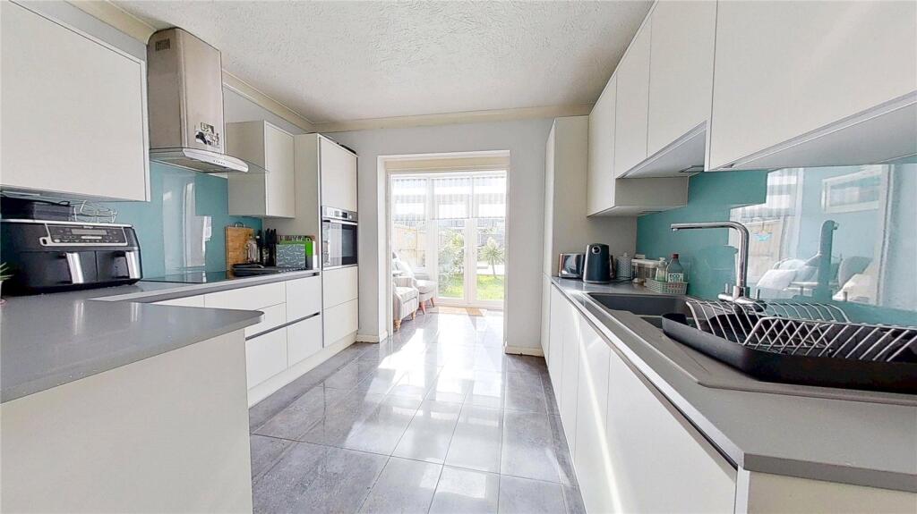 Additional image 17 of First Avenue, Lancing, West Sussex, BN15