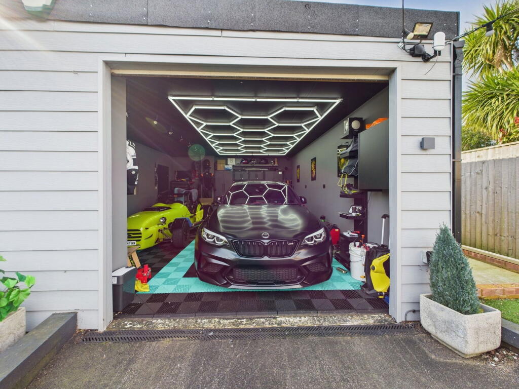 Additional image 40 of Cuckfield Crescent, Salvington, Worthing BN13 2EB