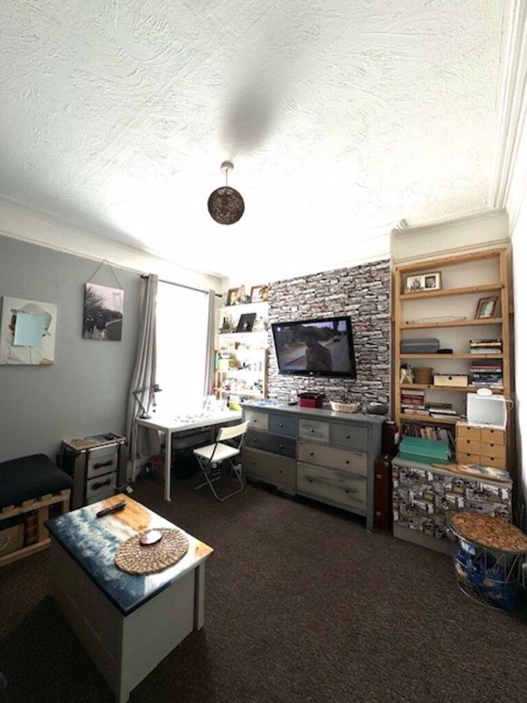 Additional image 6 of Three Bedroom Flat - Holdenhurst Road - £1350.00