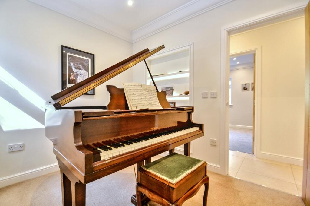 Additional image 10 of Broadstone