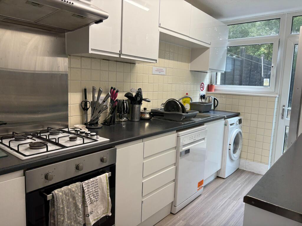 Additional image 6 of Wood Close, Hatfield