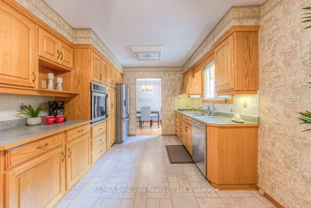 Additional image 13 of 16 Wolfe's Crt